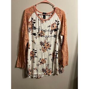 Justify Womens Plus Size 2x Floral print Shirt with cute lace‎ sleeves. Blouse